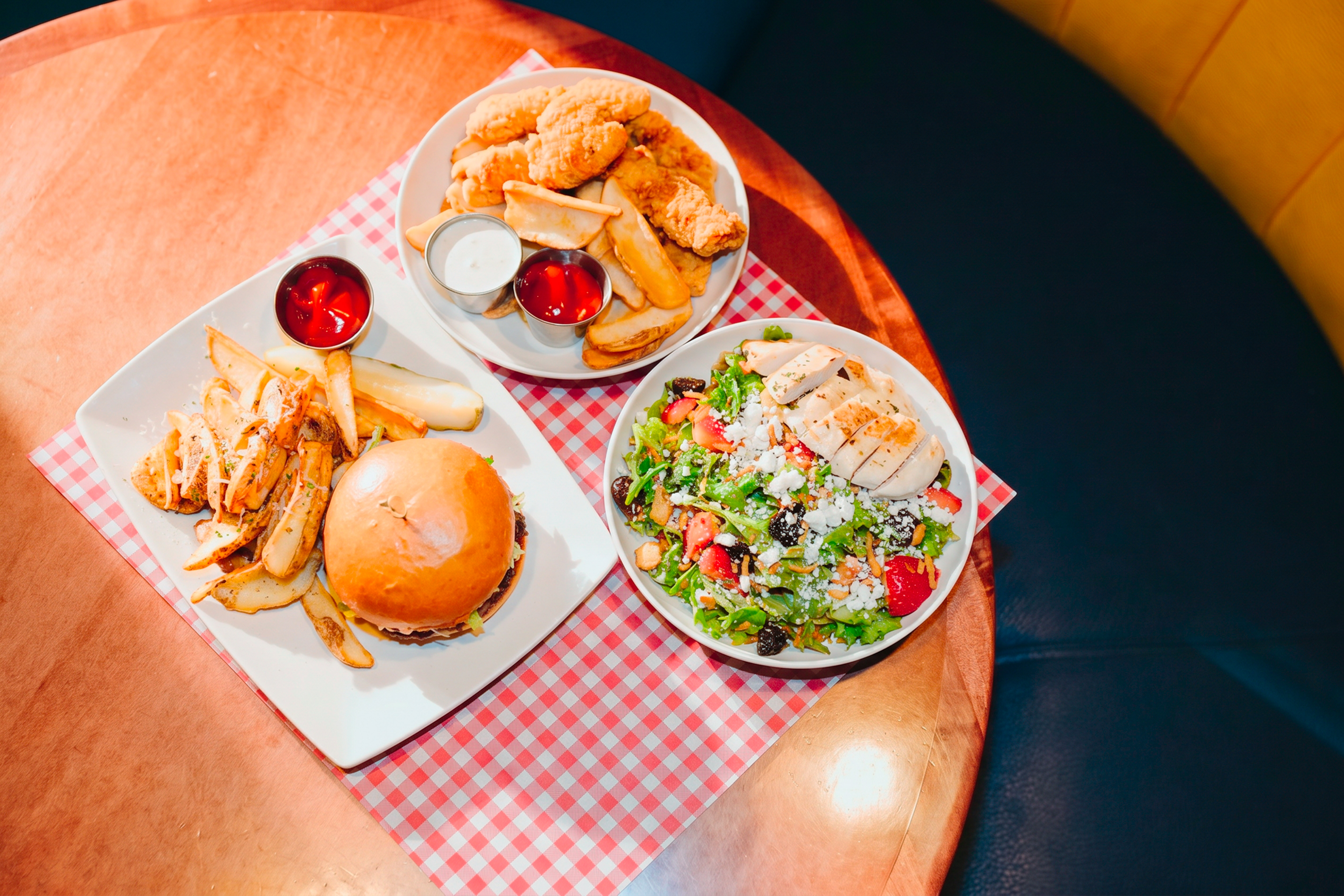 svr_summer_bowling-alley_food_-_beverage_a7409976-edit.jpg