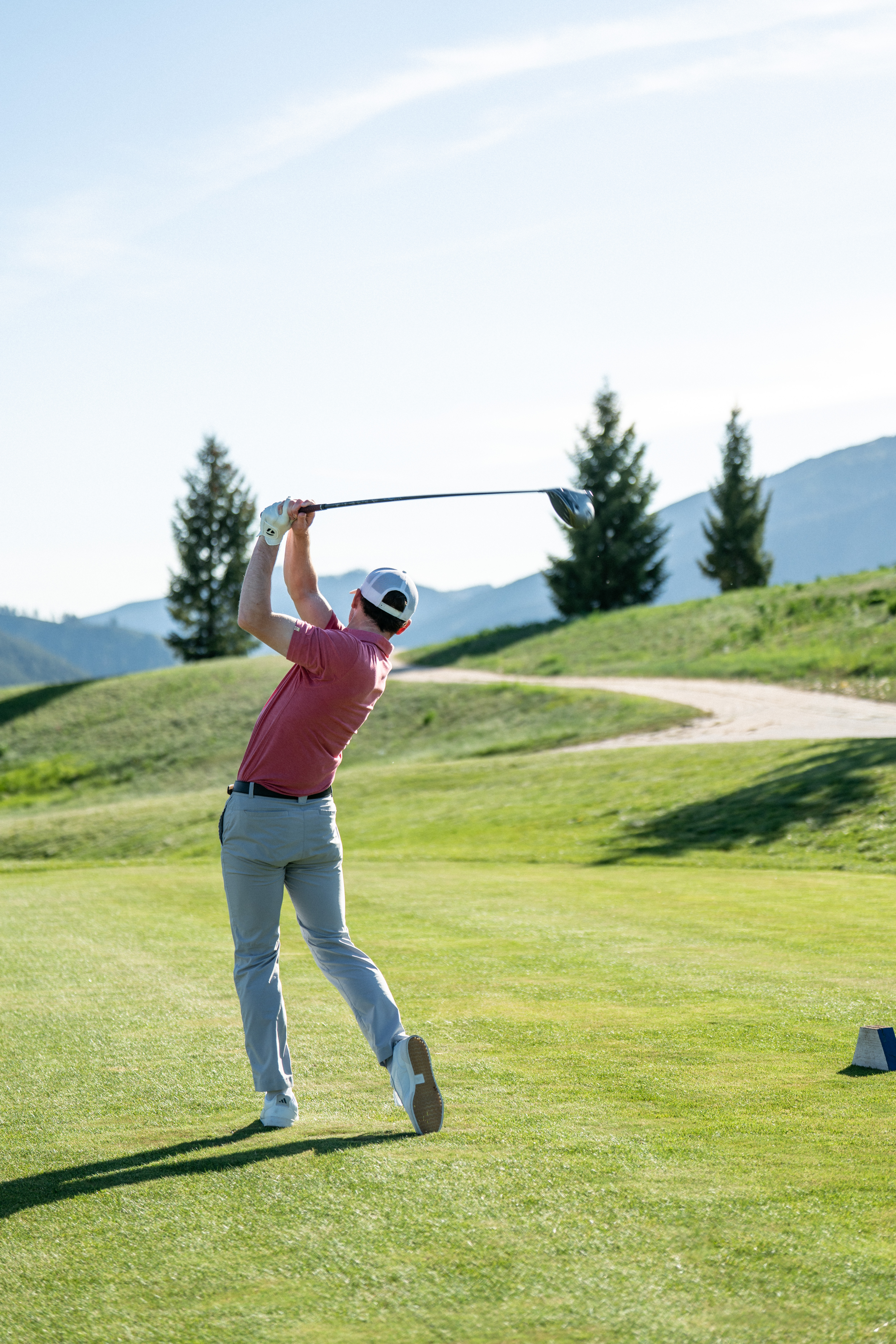 svr_golf_white_clouds_lexi_jordan_noah_erik_2