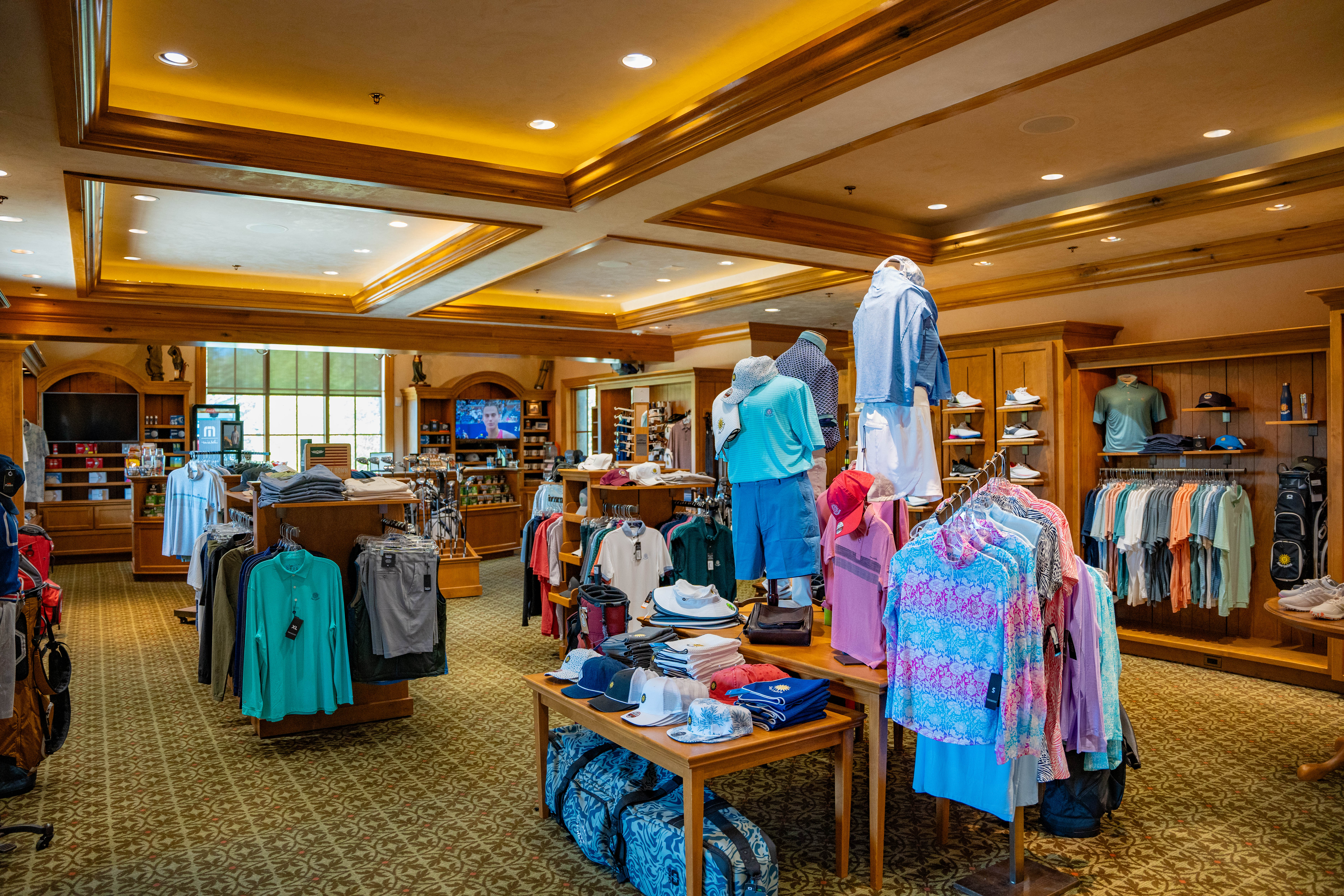 svr_svclub_proshop_retail_golf_summer_2023_gilmour_hayden_2-(1)