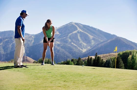 svr_trailcreek_golf_putting_summer_2018_maybery_hillary