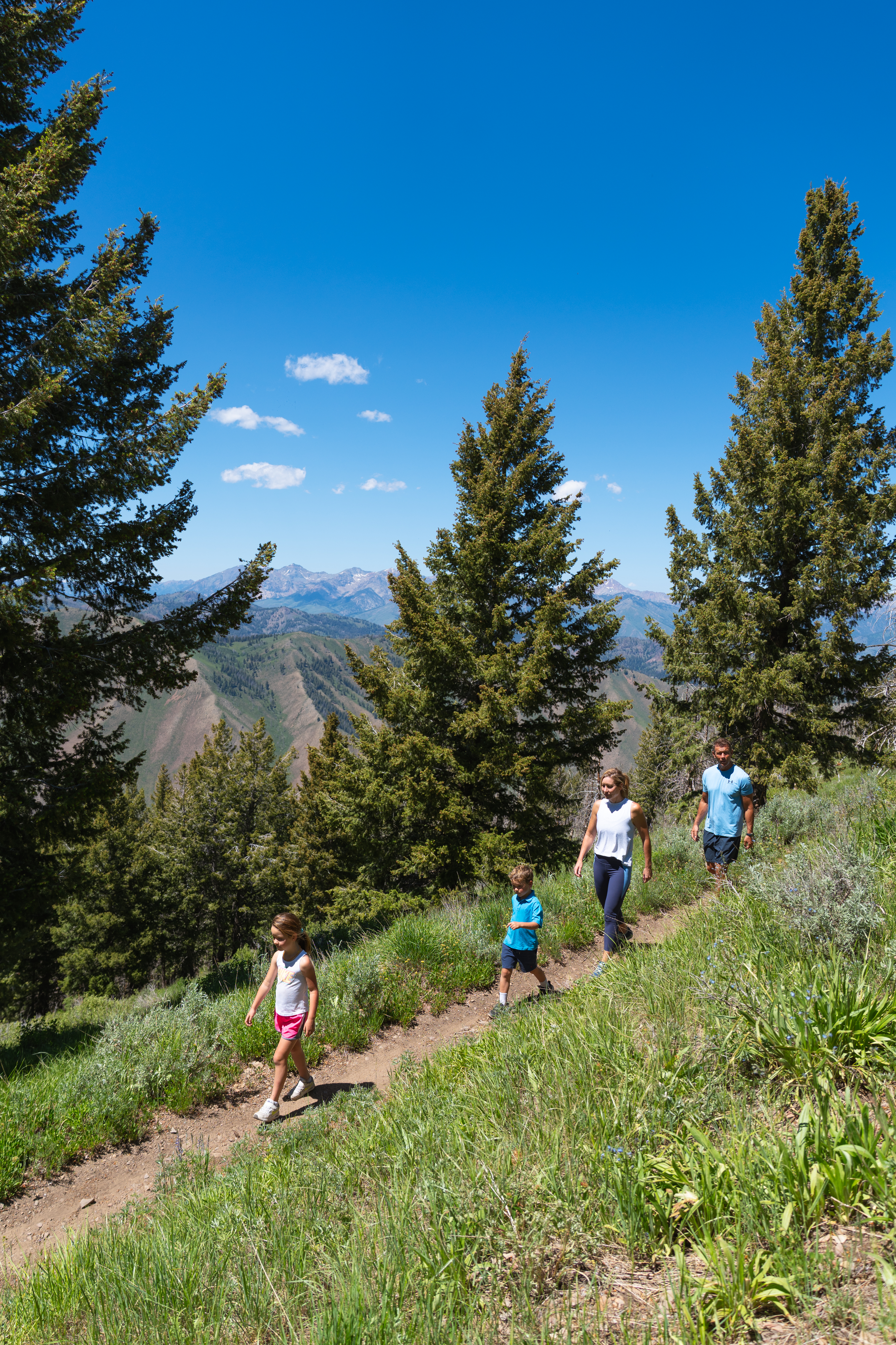 svr_summer_hike_baldy_family_06-29-25_4