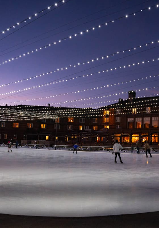 svr_village_winterwonderland_holidaymarket_treelighting_winter_2023_gilmour_hayden_8-_