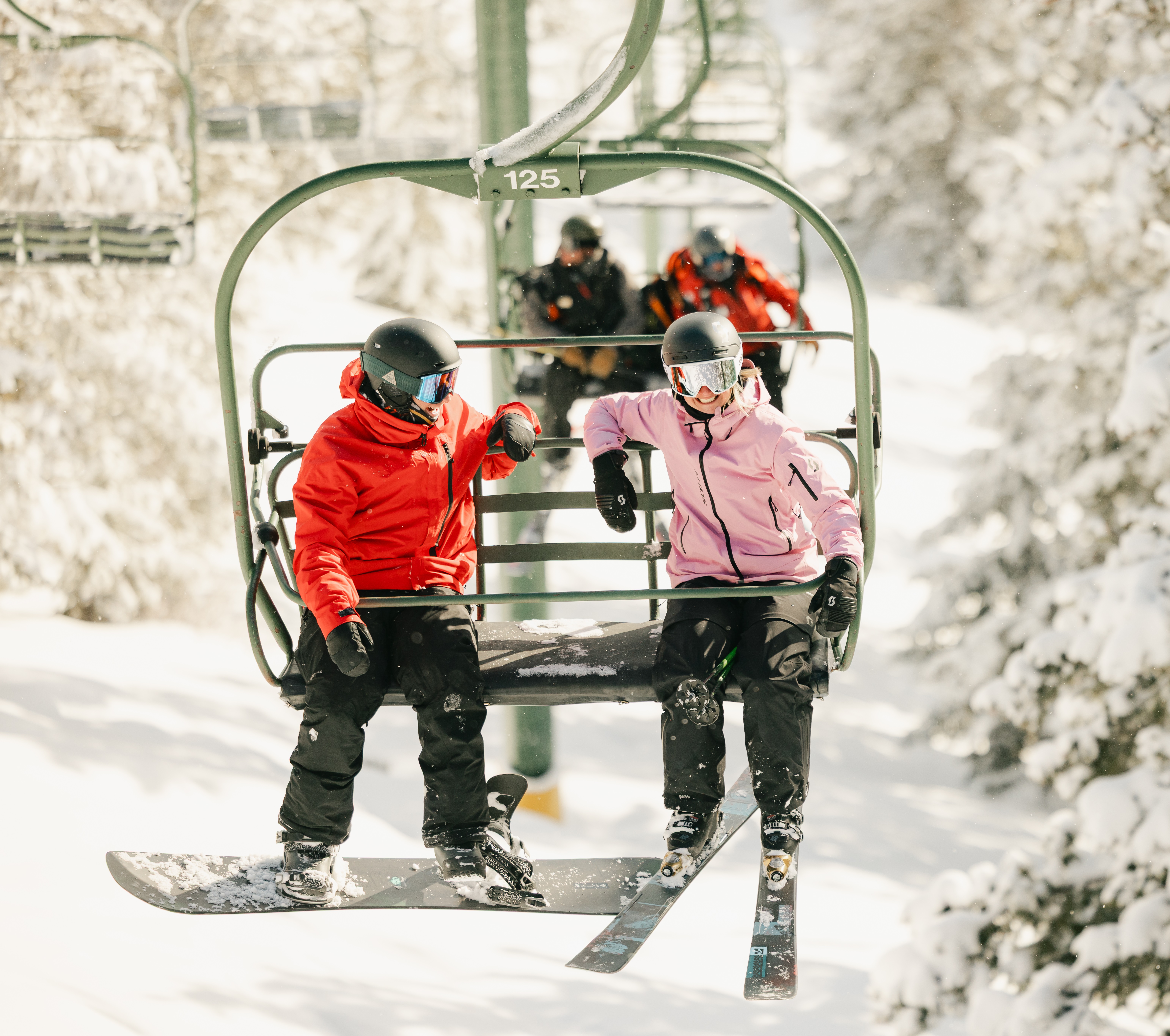 card_svr_winter_skiing_bluebird_bowls_-sofiadewolfe_-12-27-25-0804