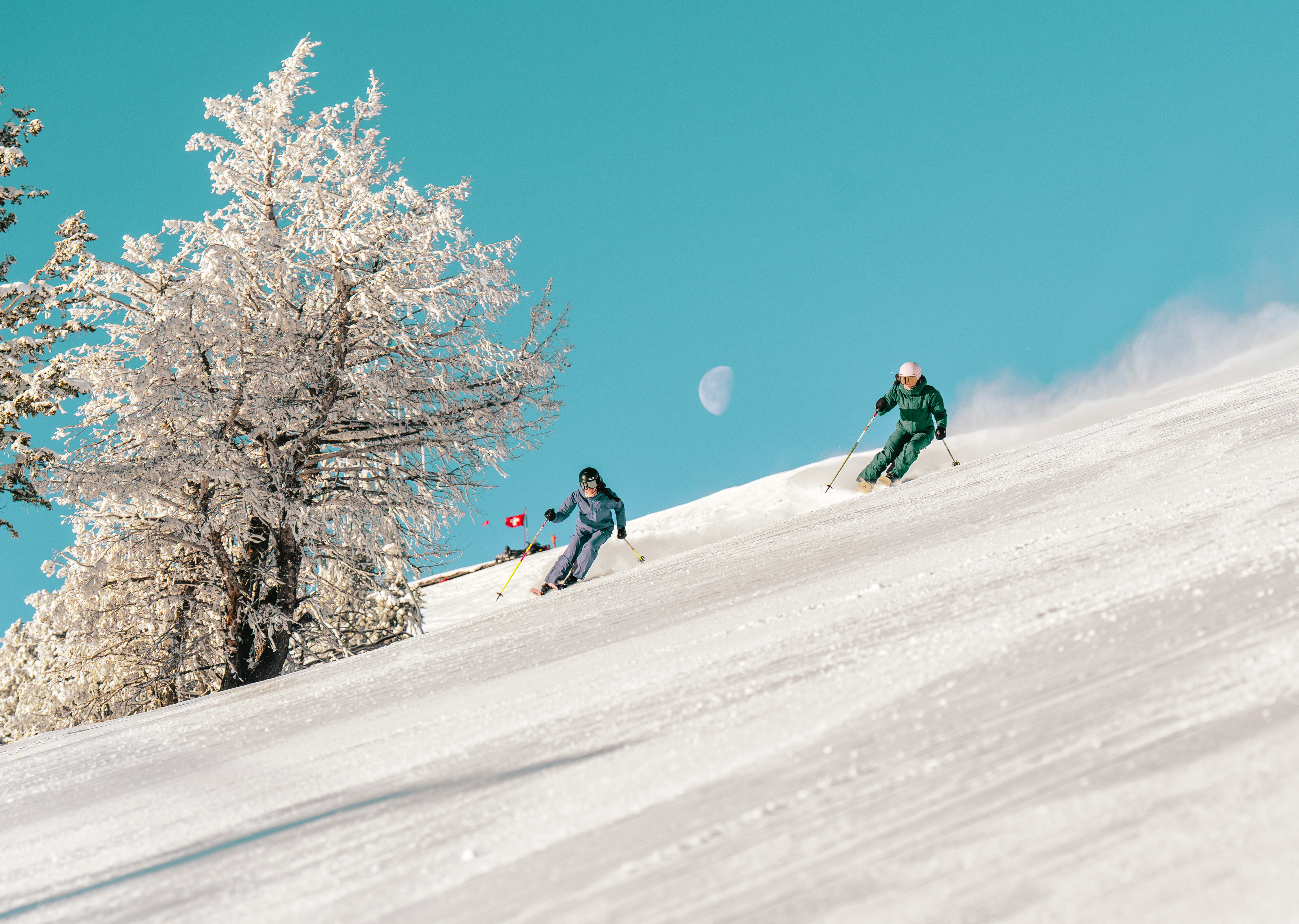 svr_nick_lacey_winter_skiing_avery_ardovino_-_nicole_jorgenson_groomers_01-08_soss_treatment_