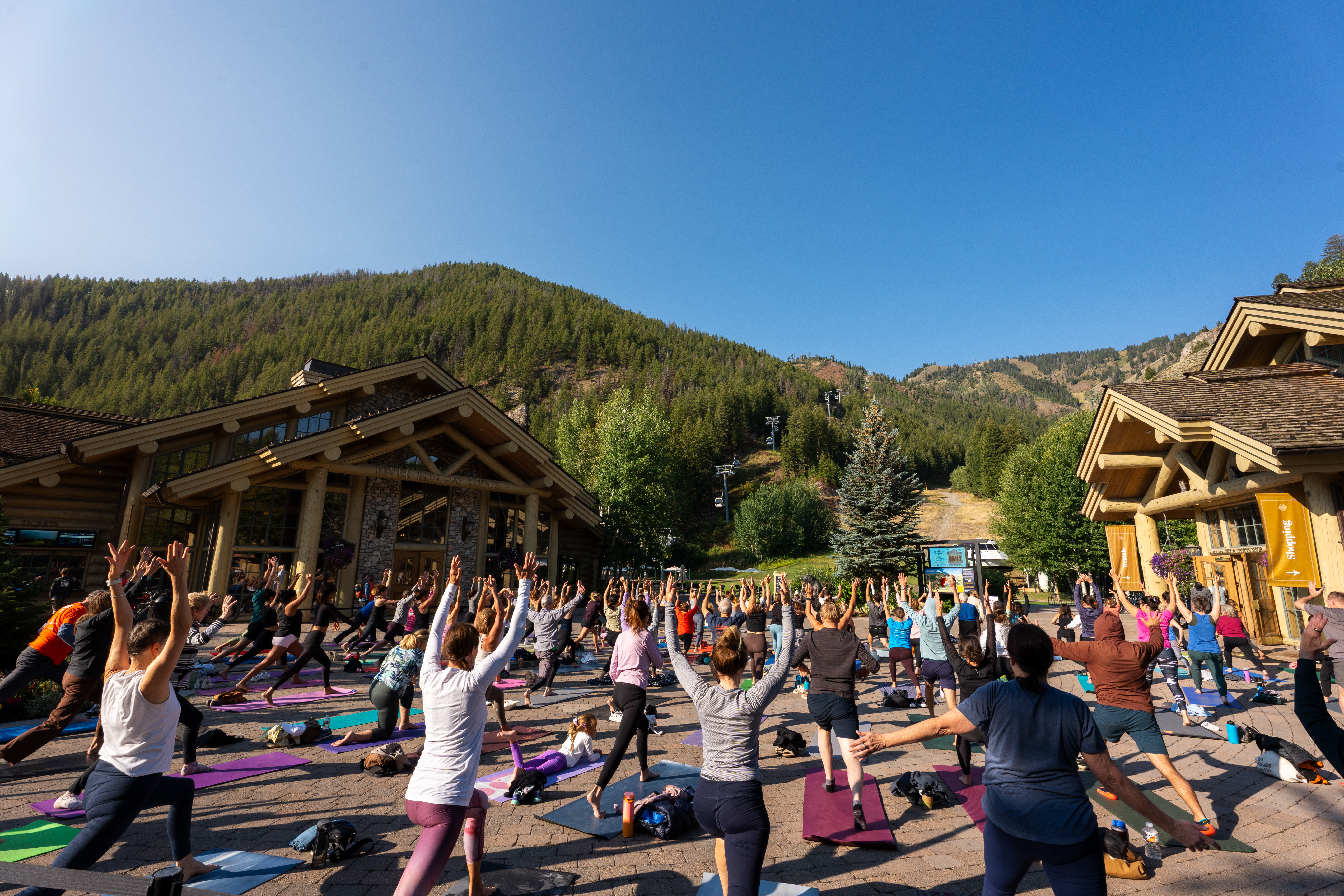 svr_summer_yoga_at_rr_nick_lacey_08-30-25_7407432
