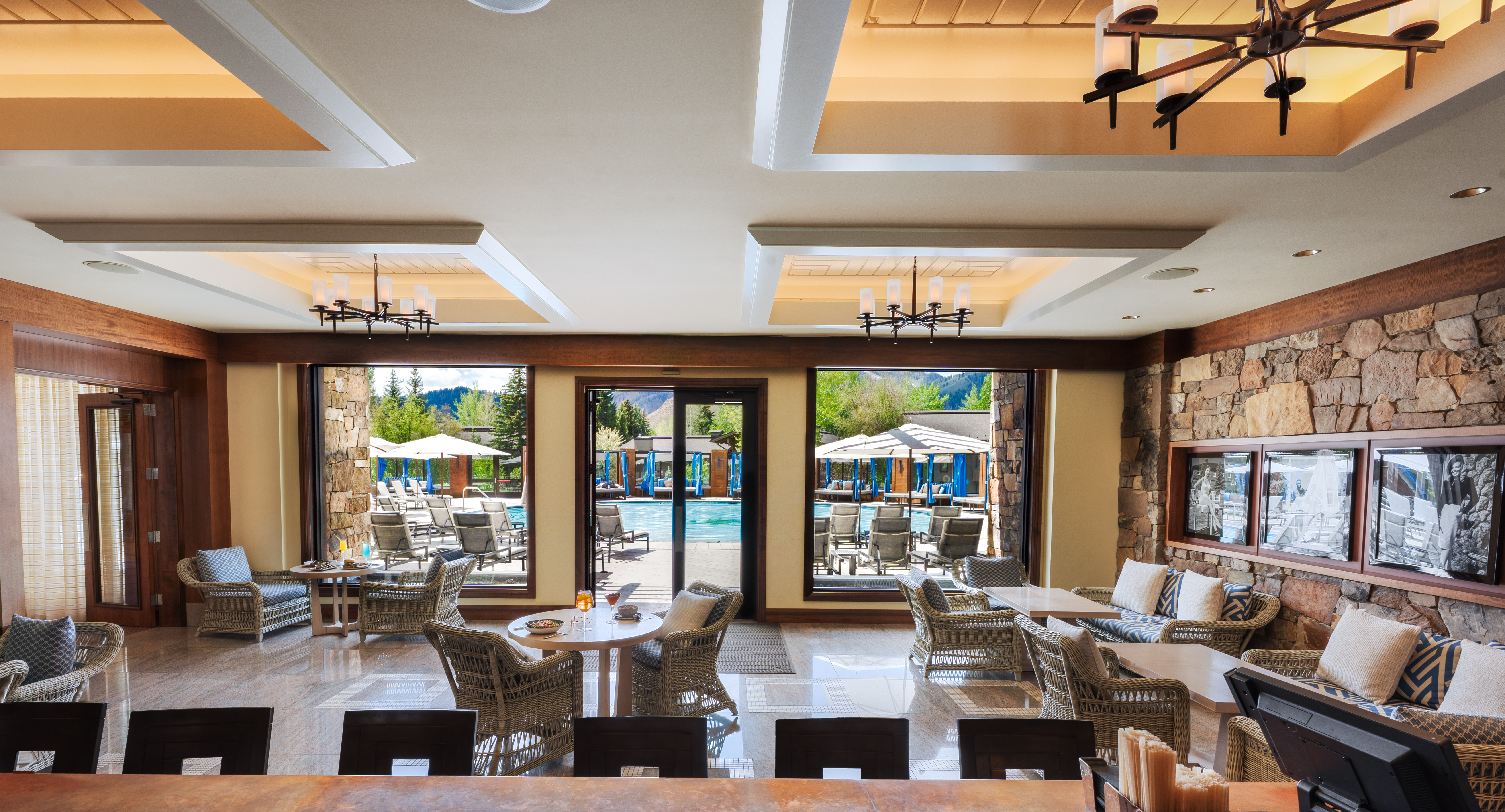 svr-summer-lodge-pool-food-beverage-05-20-26-a7401643-edit-2