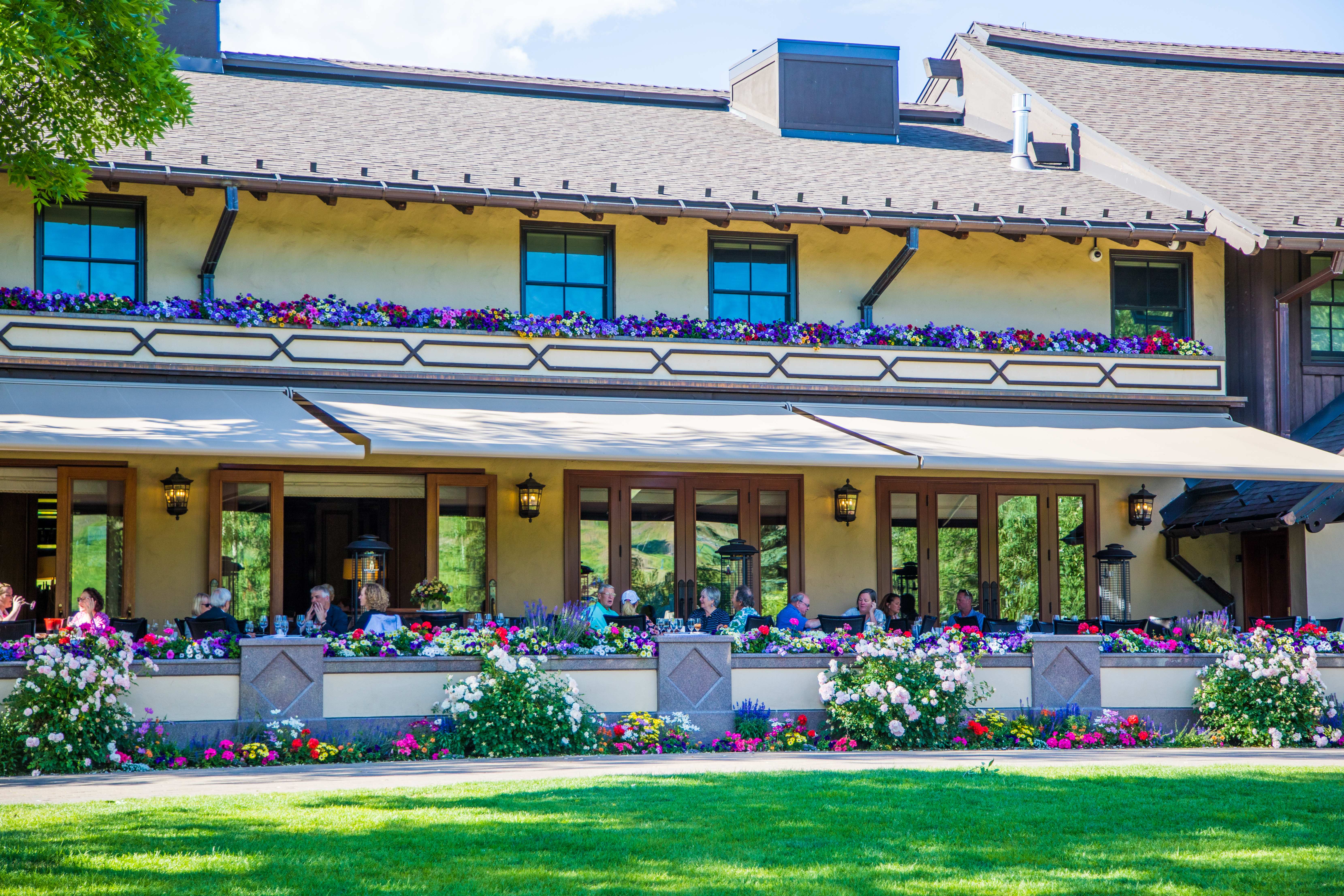 svr_innpatio_dining_summer_2019_idarado_6