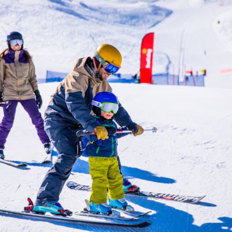 svr_dollarmountain_skiing_family_winter_2019_dewolfe_sofia_idarado_8