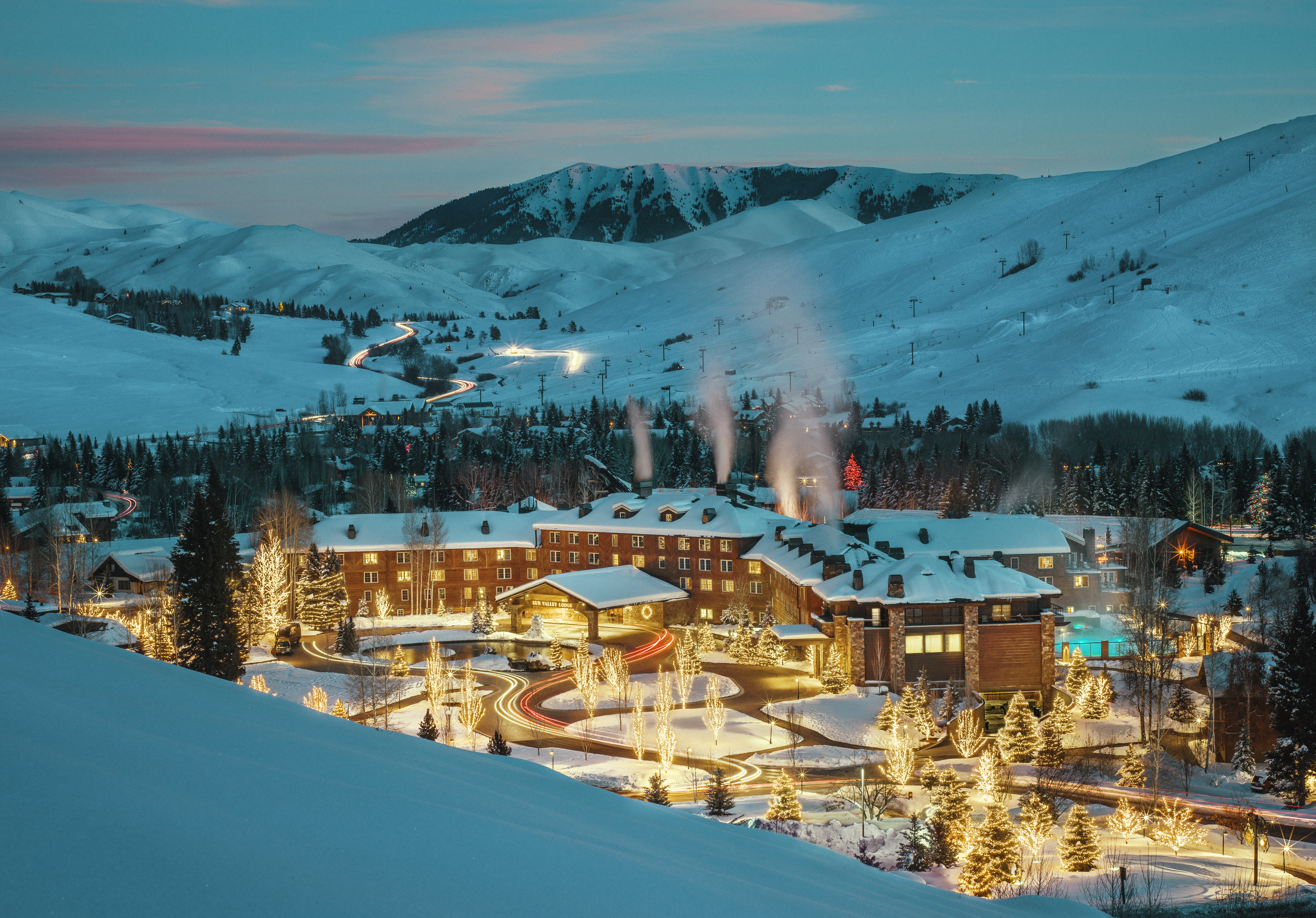 svr_svlodge_lodging_scenic_winter_v1