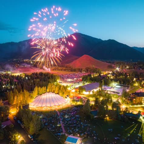 svr_pavilion_july4_fireworks_summer_2023_gilmour_hayden_4