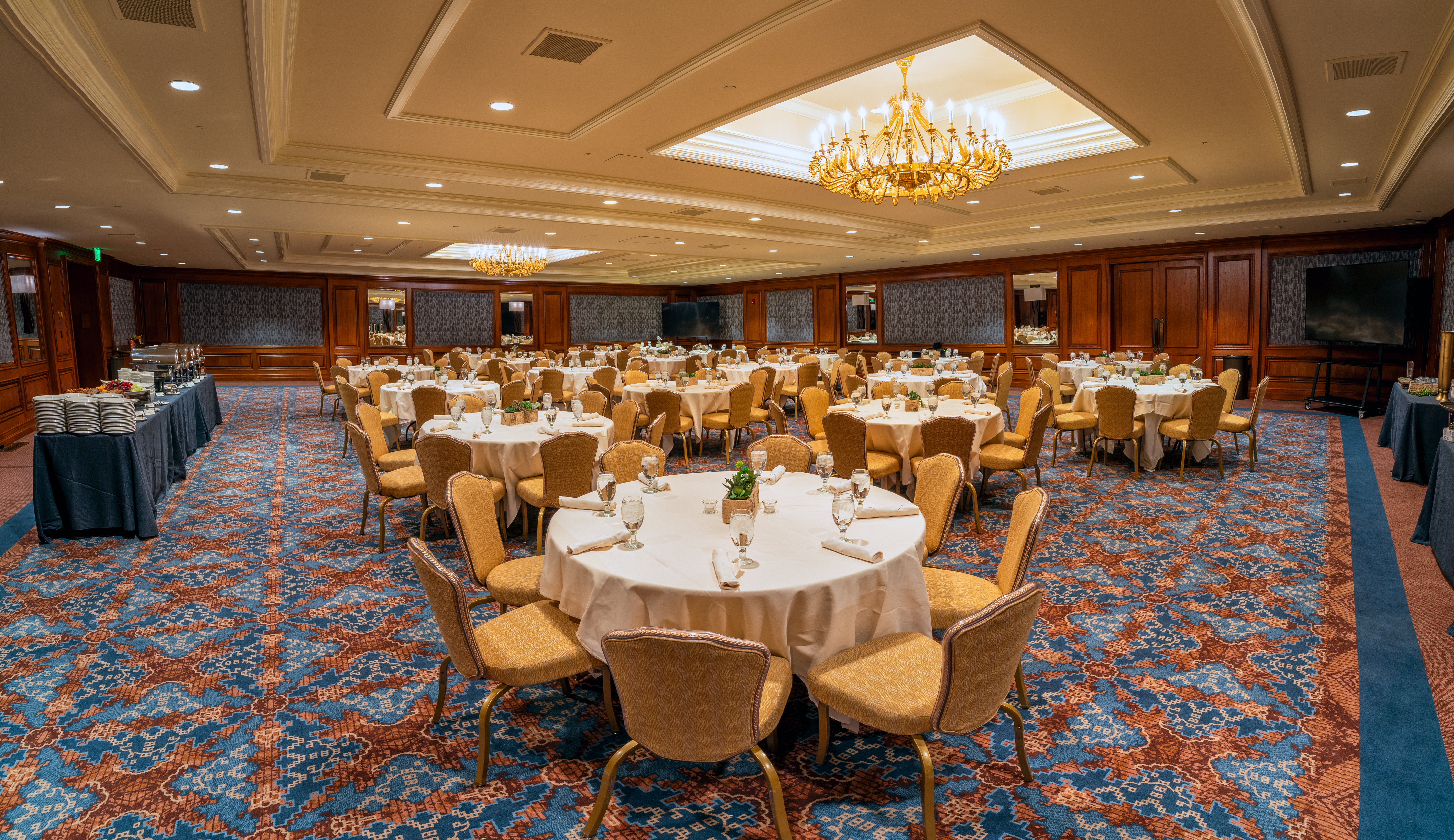 svr_inn_continentalroom_summer_2023_morton_cooper_2