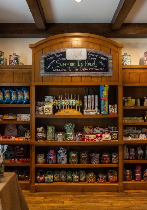 carousel-dining-chocolate-foundry