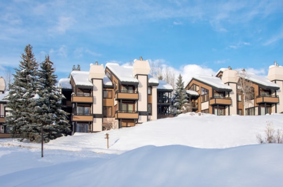 svr_wildflower_condos_lodging_exterior_winter_2016