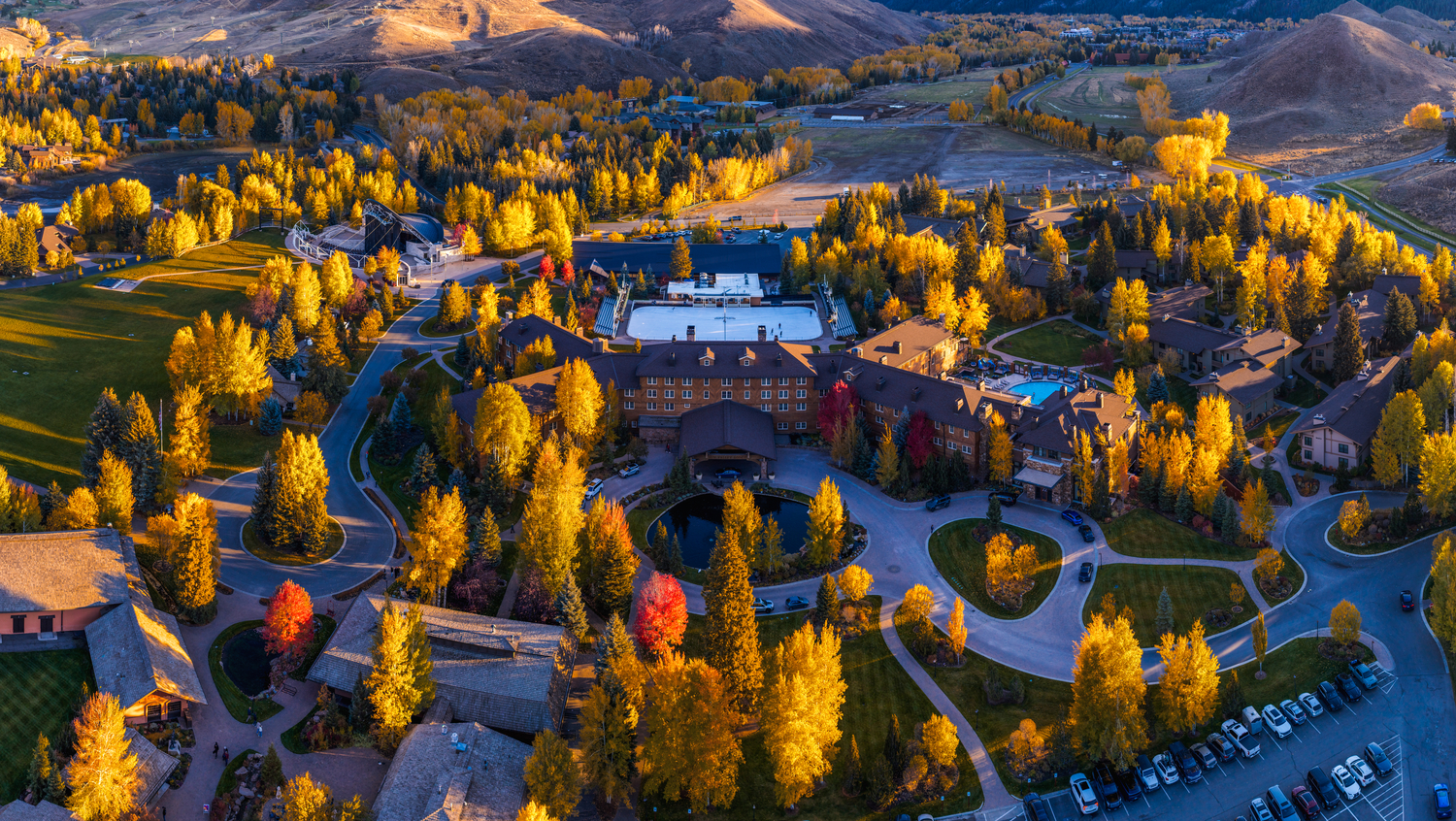 svr_fall_village_scenic_drone_25-aerials-18_10-18-25-1500x846-10015d7