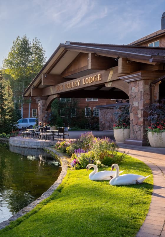 svr_svlodge_lodging_exterior_summer_2019_dondero_steve_1