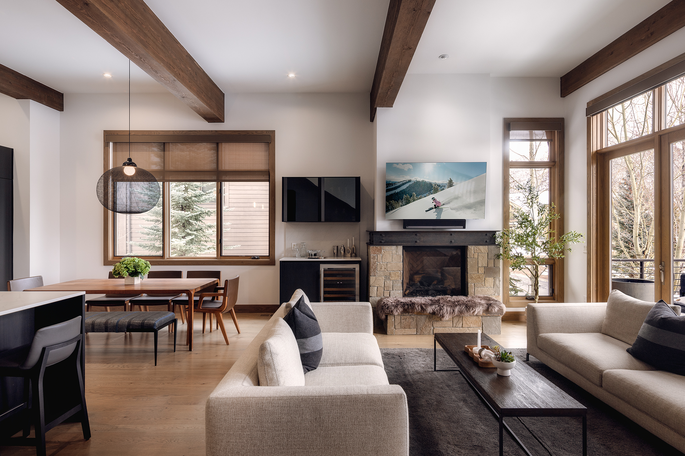 2025_12_sv_townhome_livingspace_1point-5325-edit-v2_2_cropped