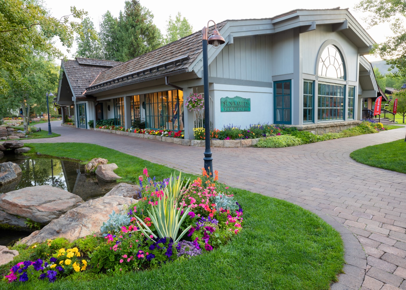 svr_brassranchvillage_retail_exterior_summer_2019_dondero_steve.jpg