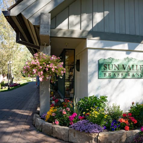 svr_brassranchvillage_retail_summer_2023_gilmour_hayden_2