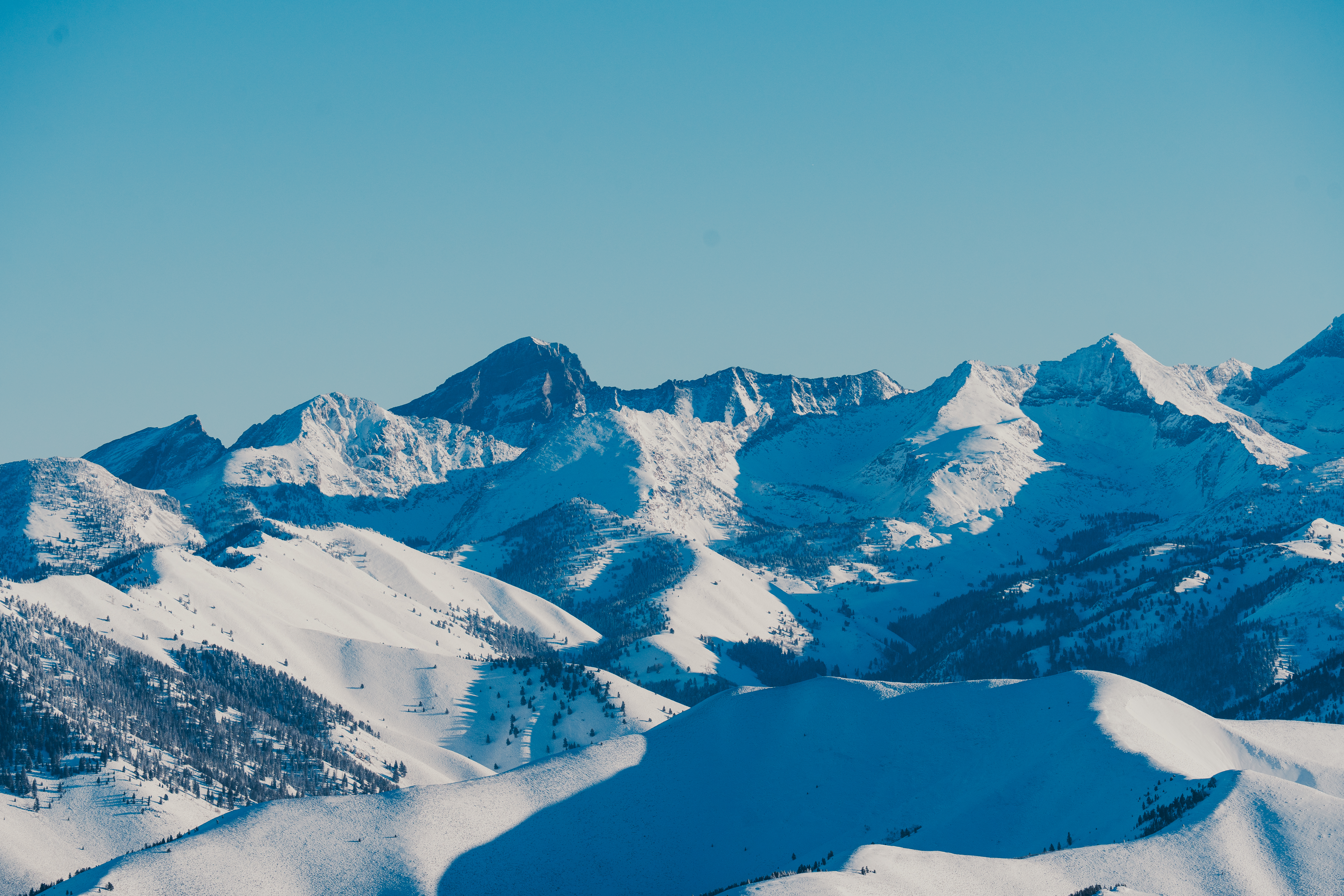 svr_winter_skiing_powday_scenic_12-20-25_a7402886