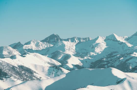 svr_winter_skiing_powday_scenic_12-20_v2_soss_treatment_-3