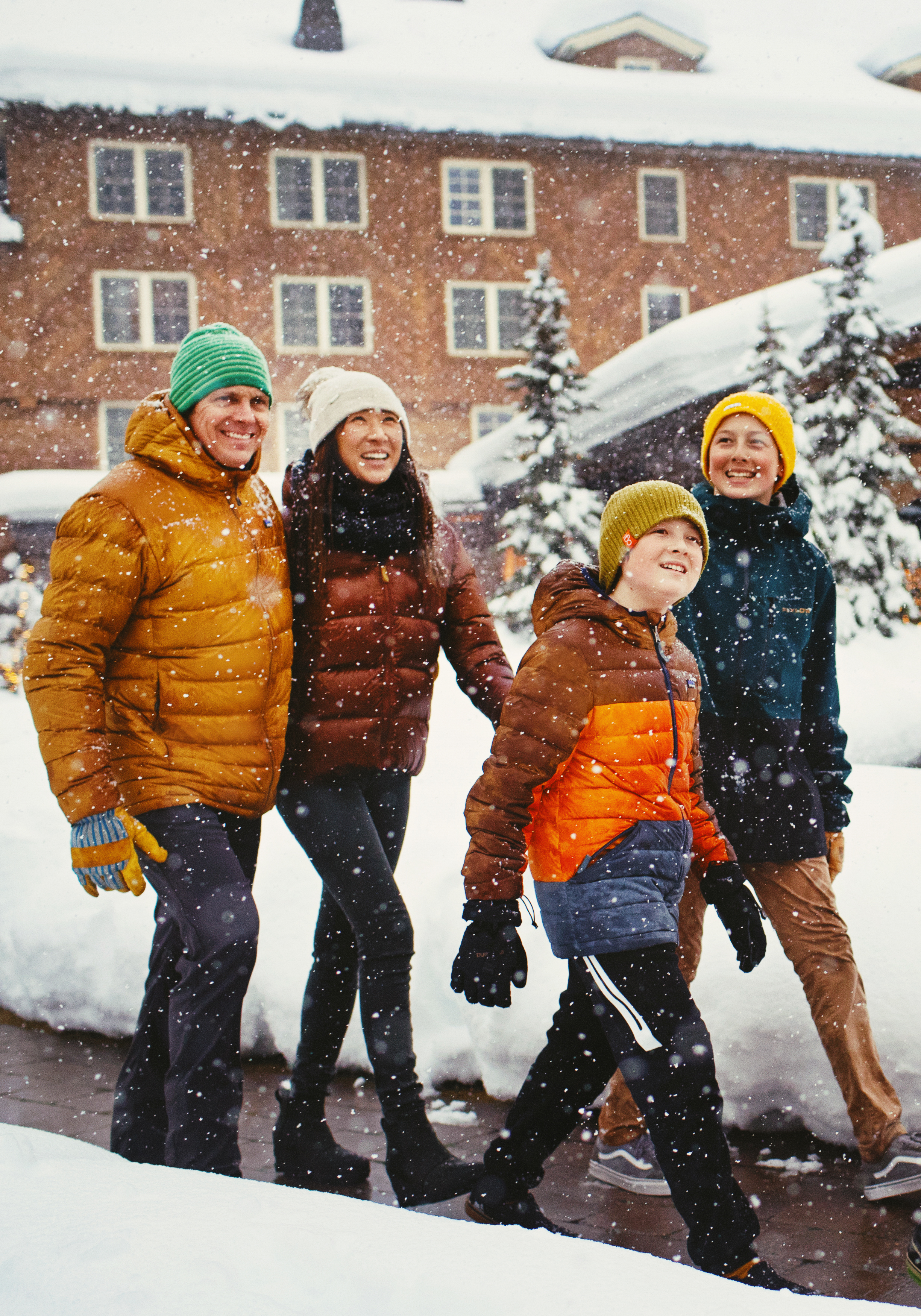 svr_village_svlodge_family_winter_2019_maybery_hillary_3_v1-(1)