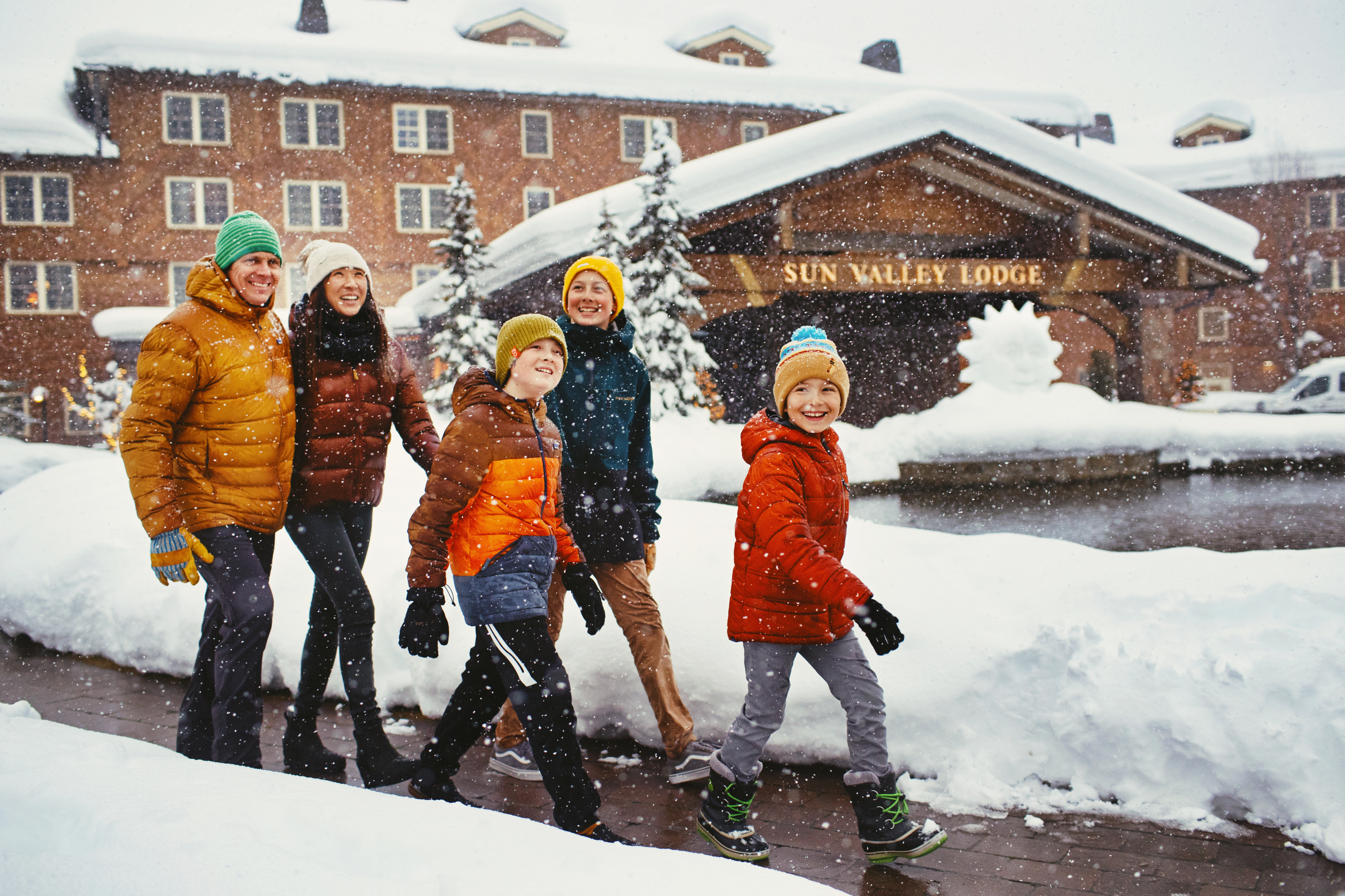 SVR_Village_SVLodge_Family_Winter_2019_Maybery_Hillary_3_V1