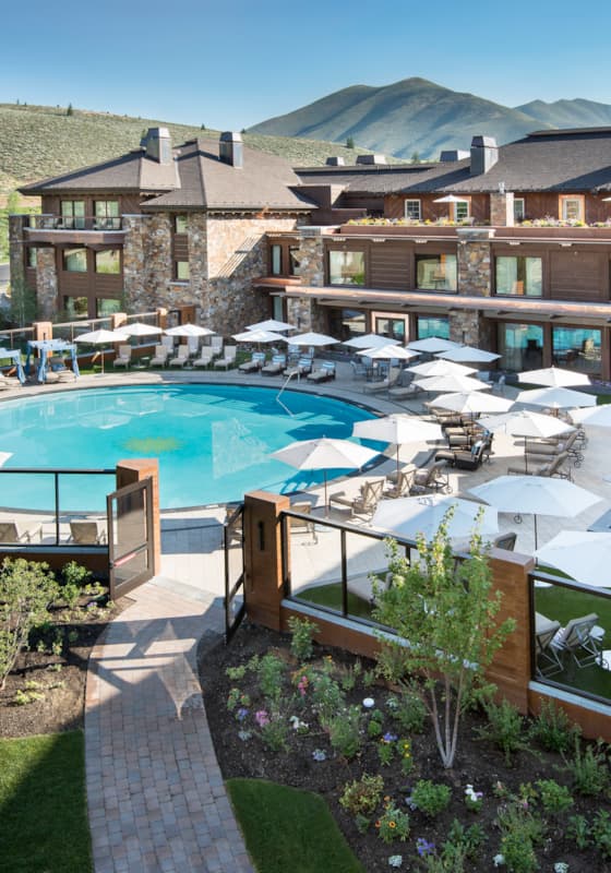 sv-lodge-pool-aerial