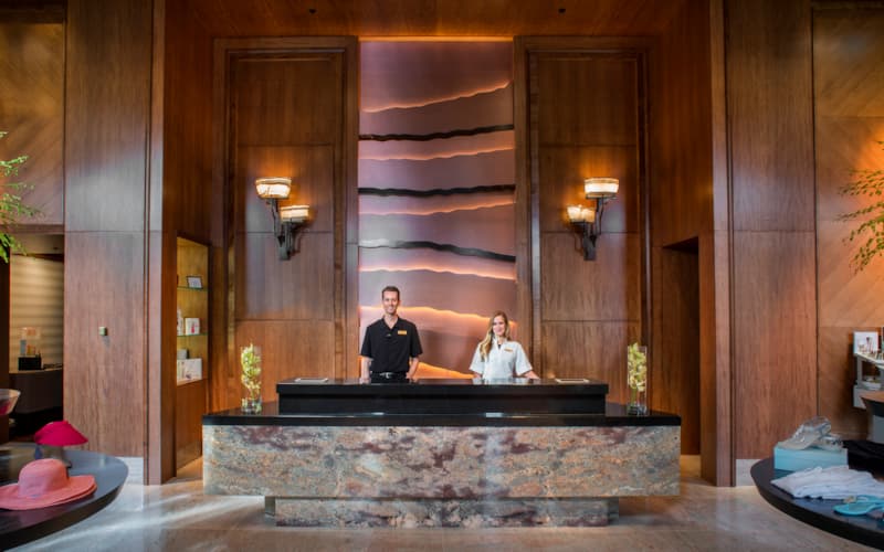 SVR_Spa_Lobby_FrontDesk_Summer_2015_Syms_Kevin_1