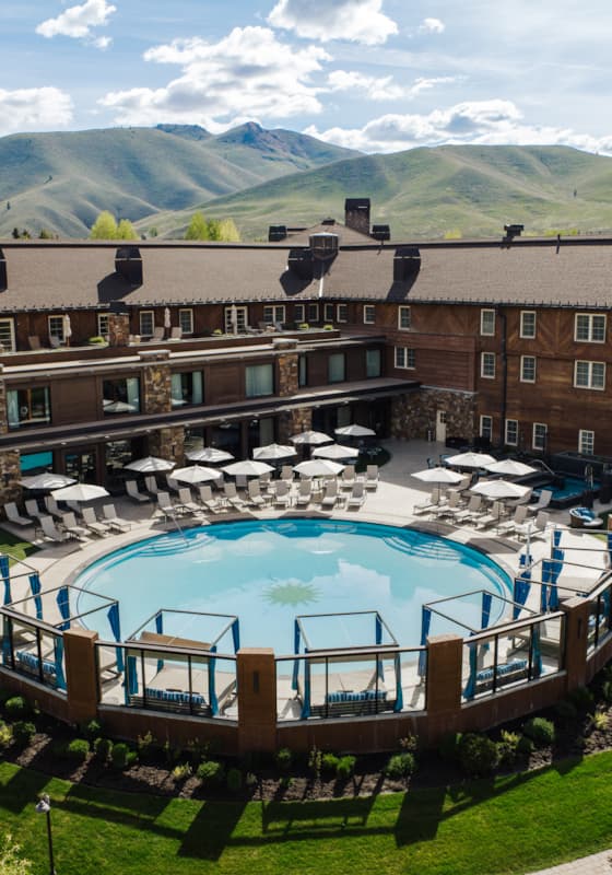 svr_summer_lodge_pool_scenics_05-20-26_f005c0012_260520_p77j15