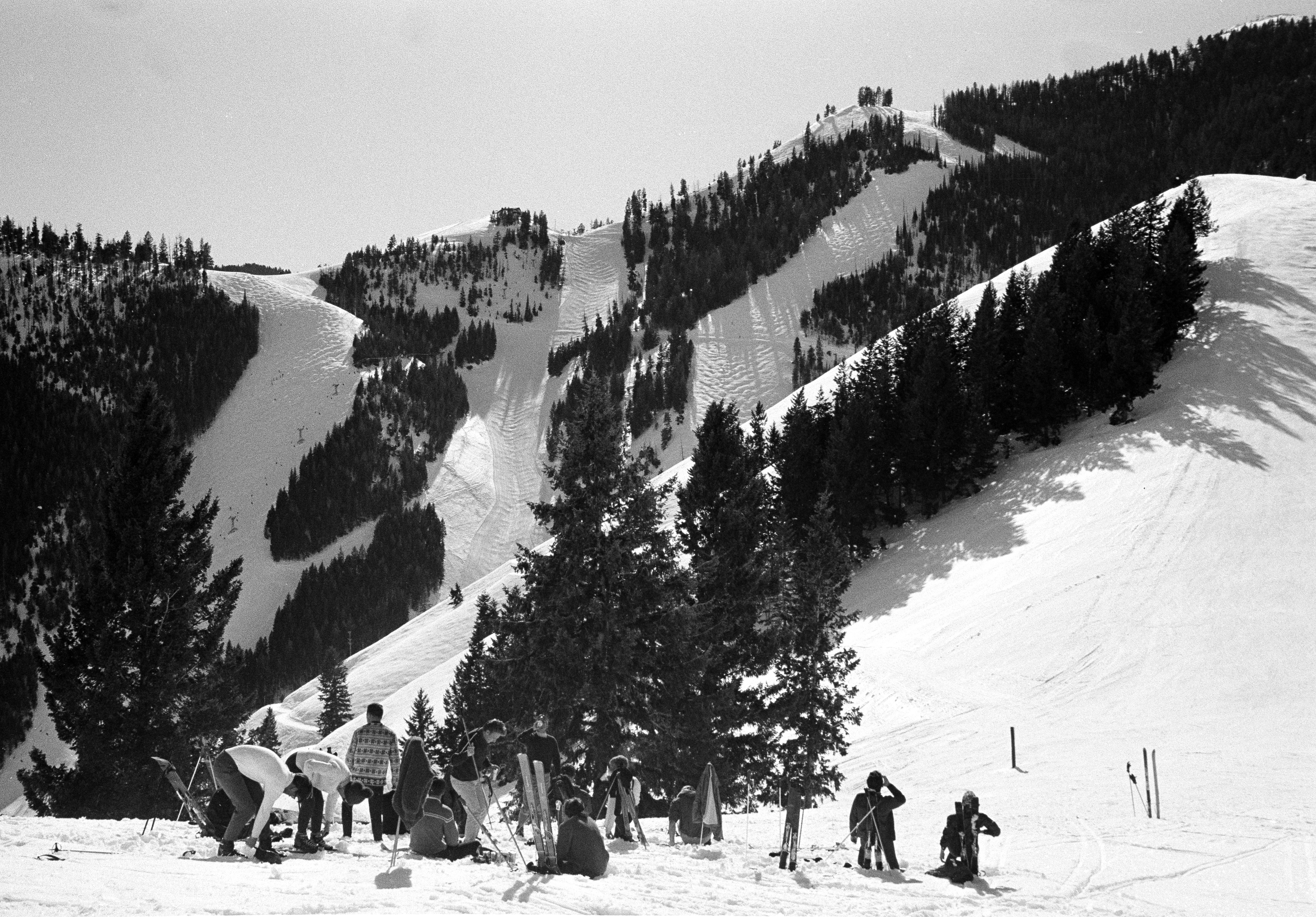 svr_sunvalley_skiracing_harrimancup_spectators